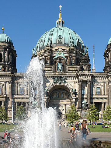 Foto Brunnen im Lustgarten