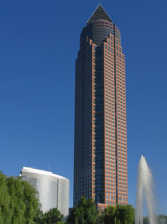 Foto Messeturm mit Ludwig-Erhard-Anlage