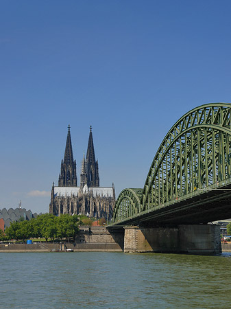 Hohenzollernbrücke am Kölner Dom Fotos