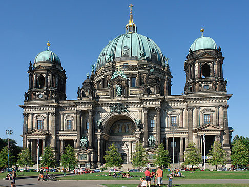 Berliner Dom mit Lustgarten