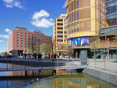 Marlene-Dietrich-Platz