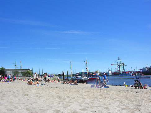 Strand und Hafen von Övelgönne Foto 