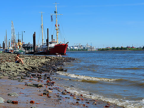 Foto Strand und Hafen von Övelgönne