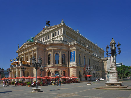 Fotos Alte Oper mit Schirmen | Frankfurt am Main