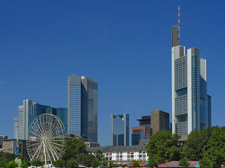 Foto Skyline von Frankfurt mit Riesenrad - Frankfurt am Main