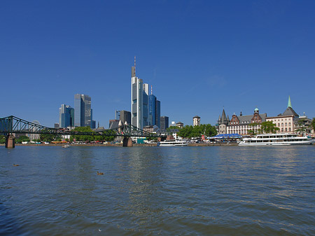 Foto Skyline von Frankfurt mit Saalhof - Frankfurt am Main