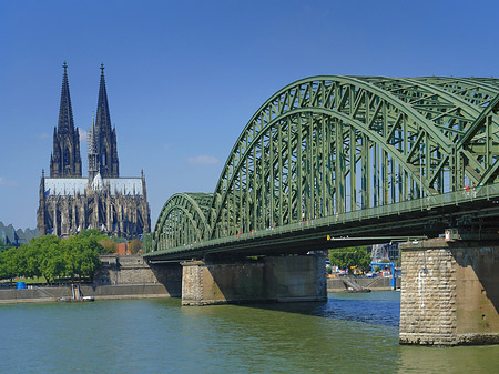 Hohenzollernbrücke am Kölner Dom