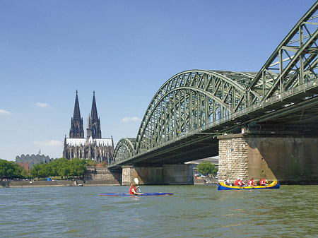 Hohenzollernbrücke am Kölner Dom Foto 