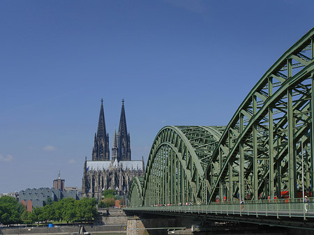 Hohenzollernbrücke beim Kölner Dom