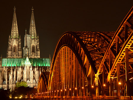 Fotos Kölner Dom hinter der Hohenzollernbrücke | Köln