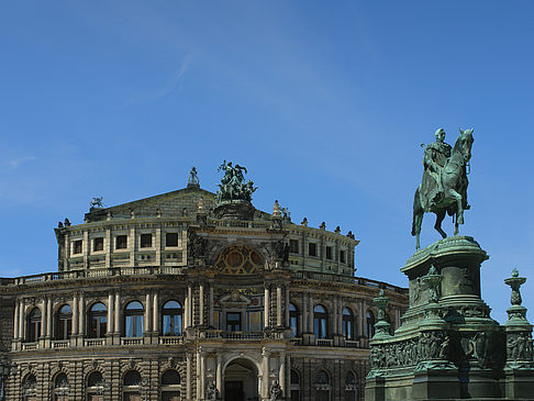 Fotos König-Johann-Statue mit Semperoper | Dresden